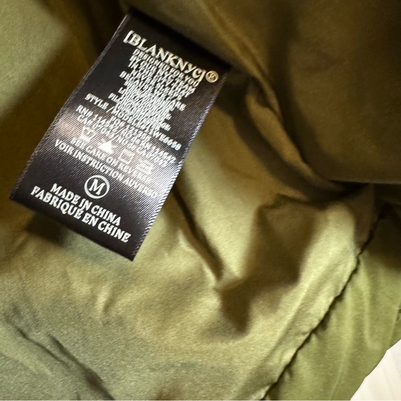 NWT Olive Green Puffer Vest Size M Women's - Picture 5 of 8